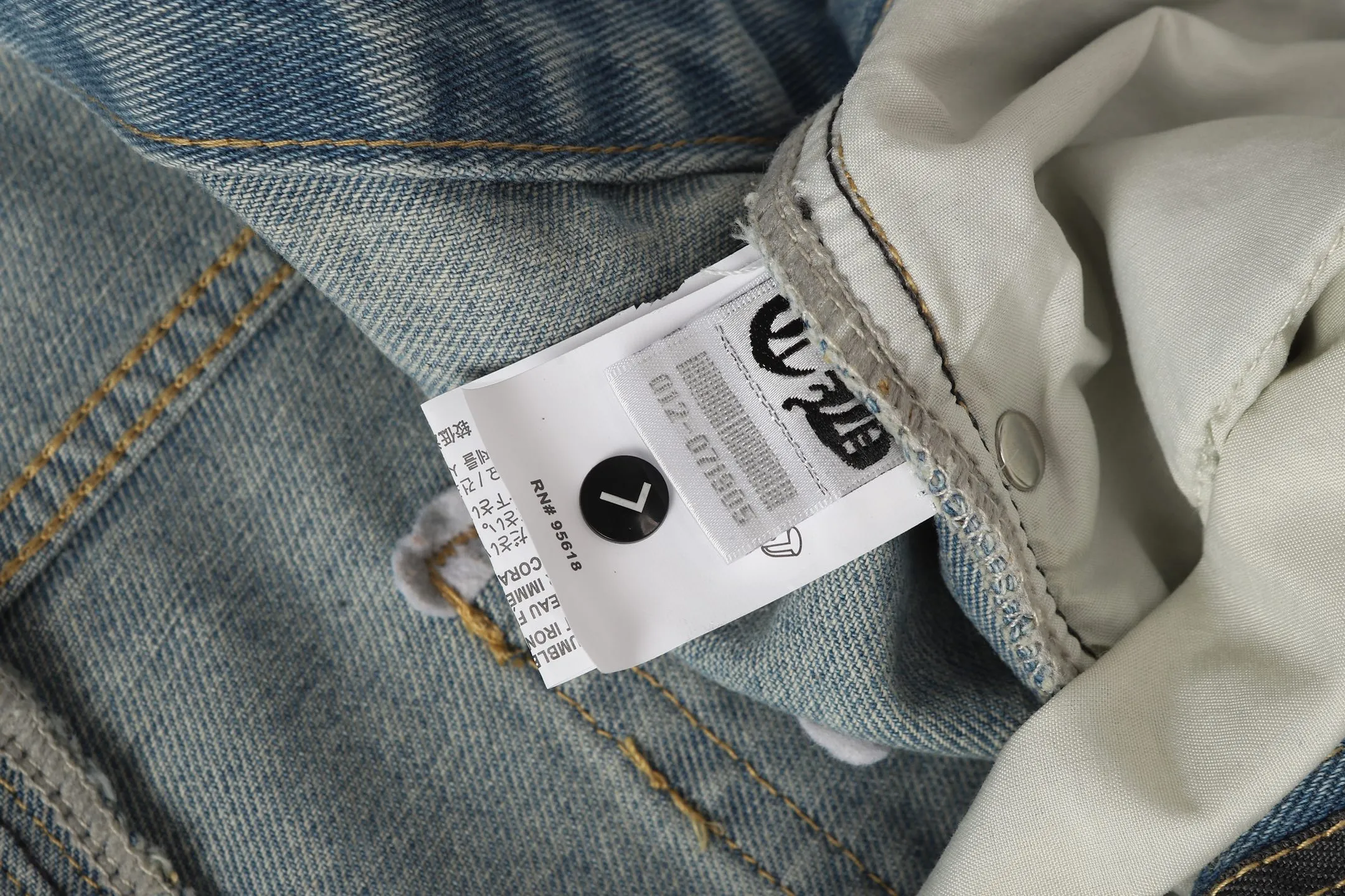 P300 cross-border quantity model, please do not place an order if you are pursuing quality - Chrome Hearts/Chrome Heart Cross✝️Applied leather embroidered washed jeans trousers casual pants flared pants -High weight, high density and high quality. The wool is soft, delicate and skin-friendly. It feels soft and silky. It has excellent warmth and skin-friendly properties. -Size: 28 30 32 34 36